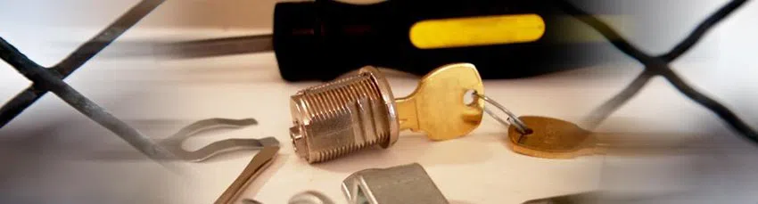 Community Locksmith Store Lynn, MA 781-203-8016 - changing-locks